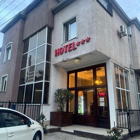 Hotel Skib Тбилиси Екстериор снимка