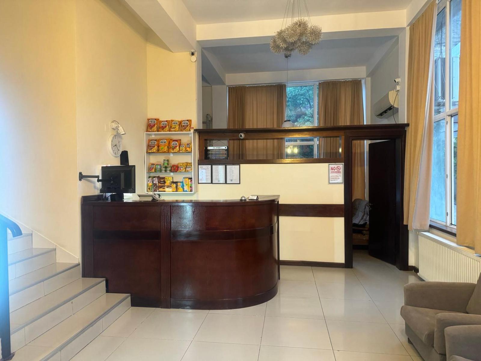 Hotel Skib Тбилиси Екстериор снимка