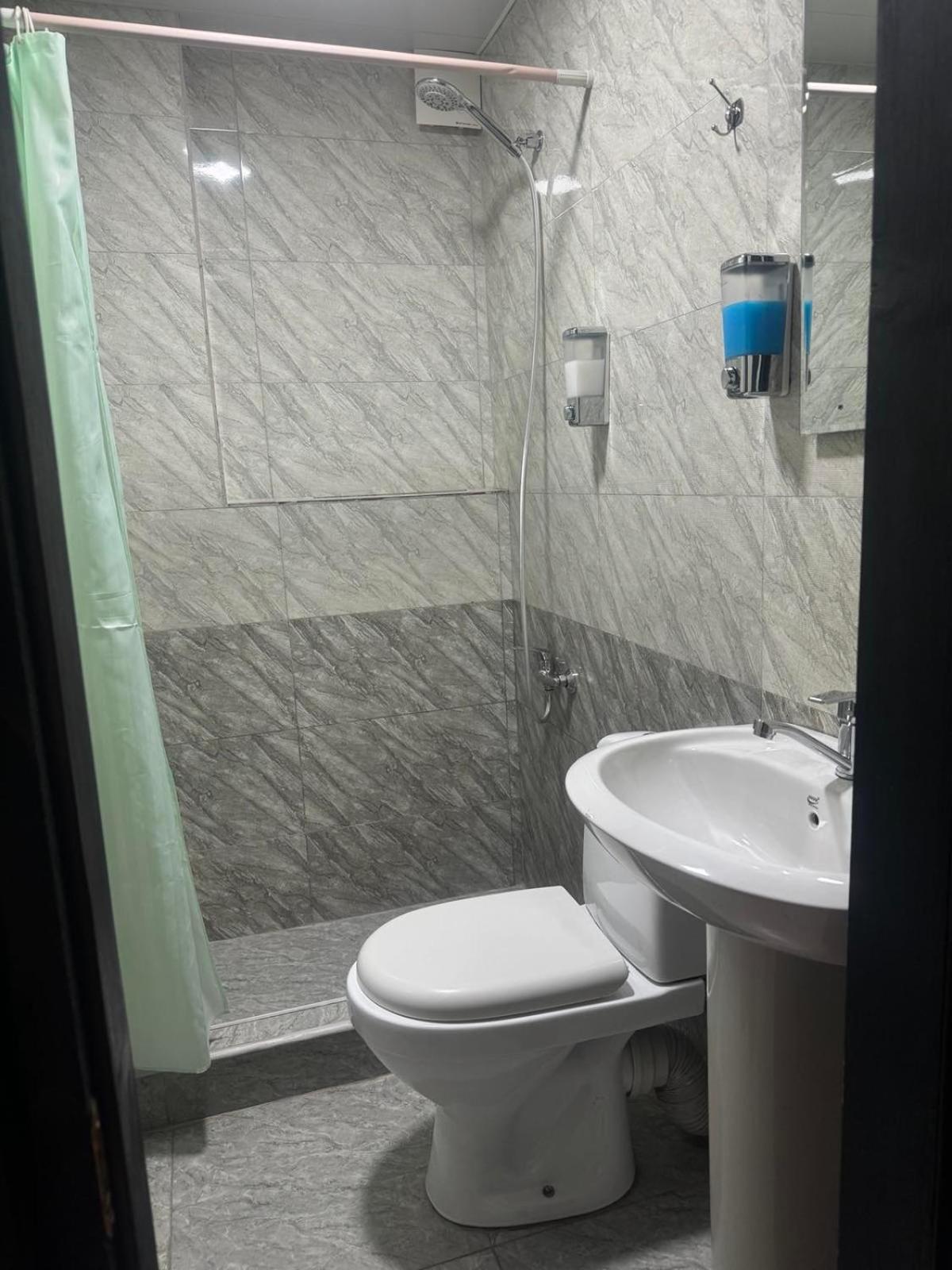 Hotel Skib Тбилиси Екстериор снимка
