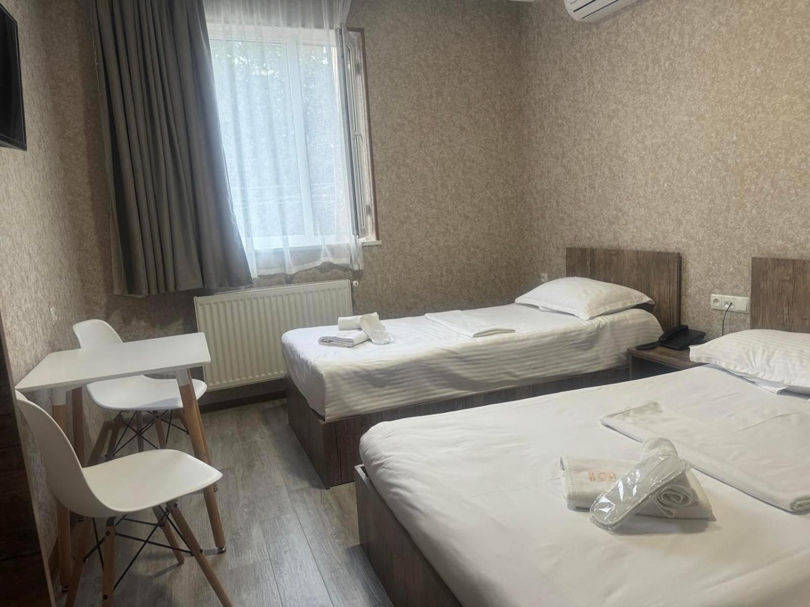 Hotel Skib Тбилиси Екстериор снимка
