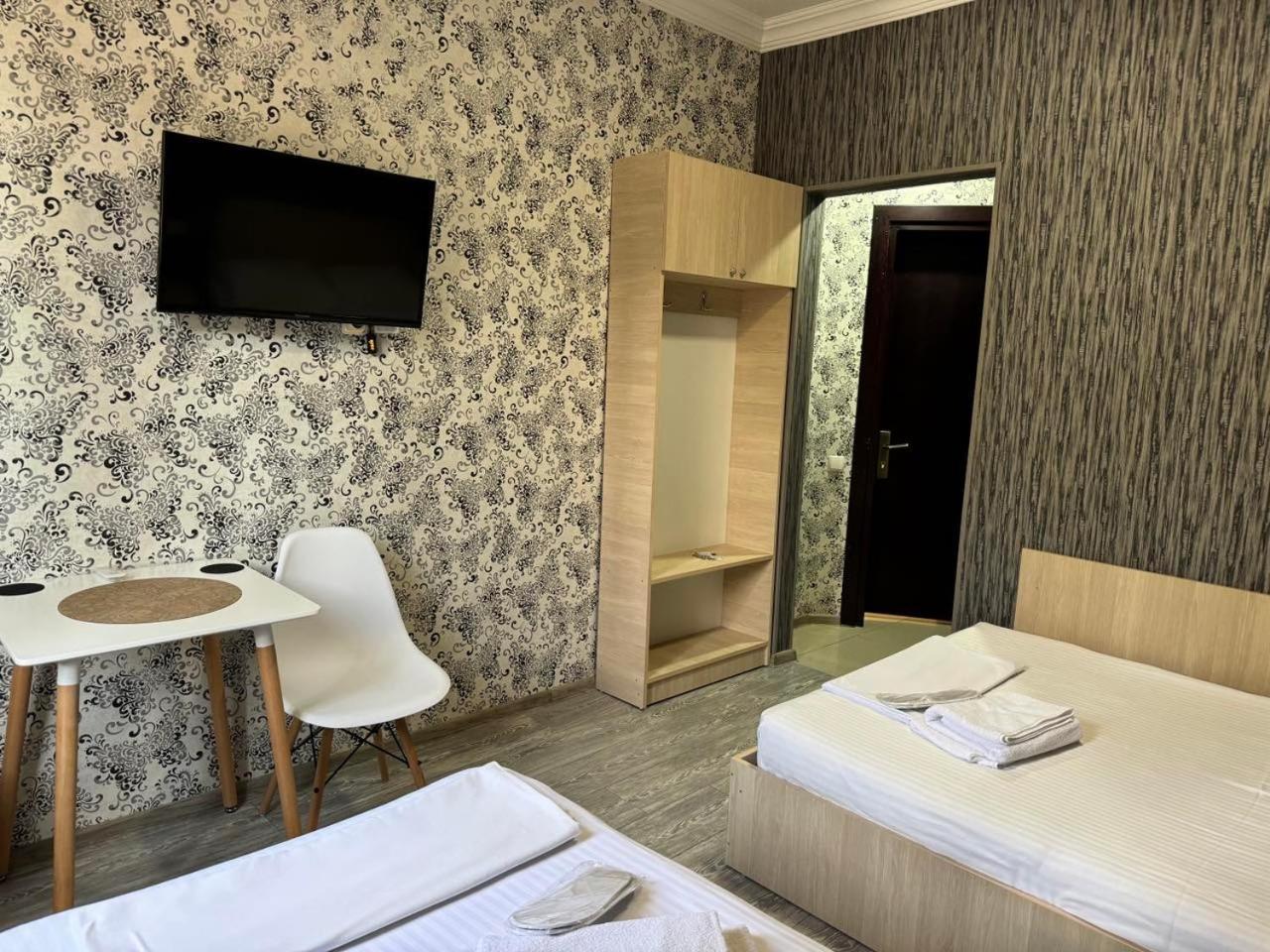 Hotel Skib Тбилиси Екстериор снимка