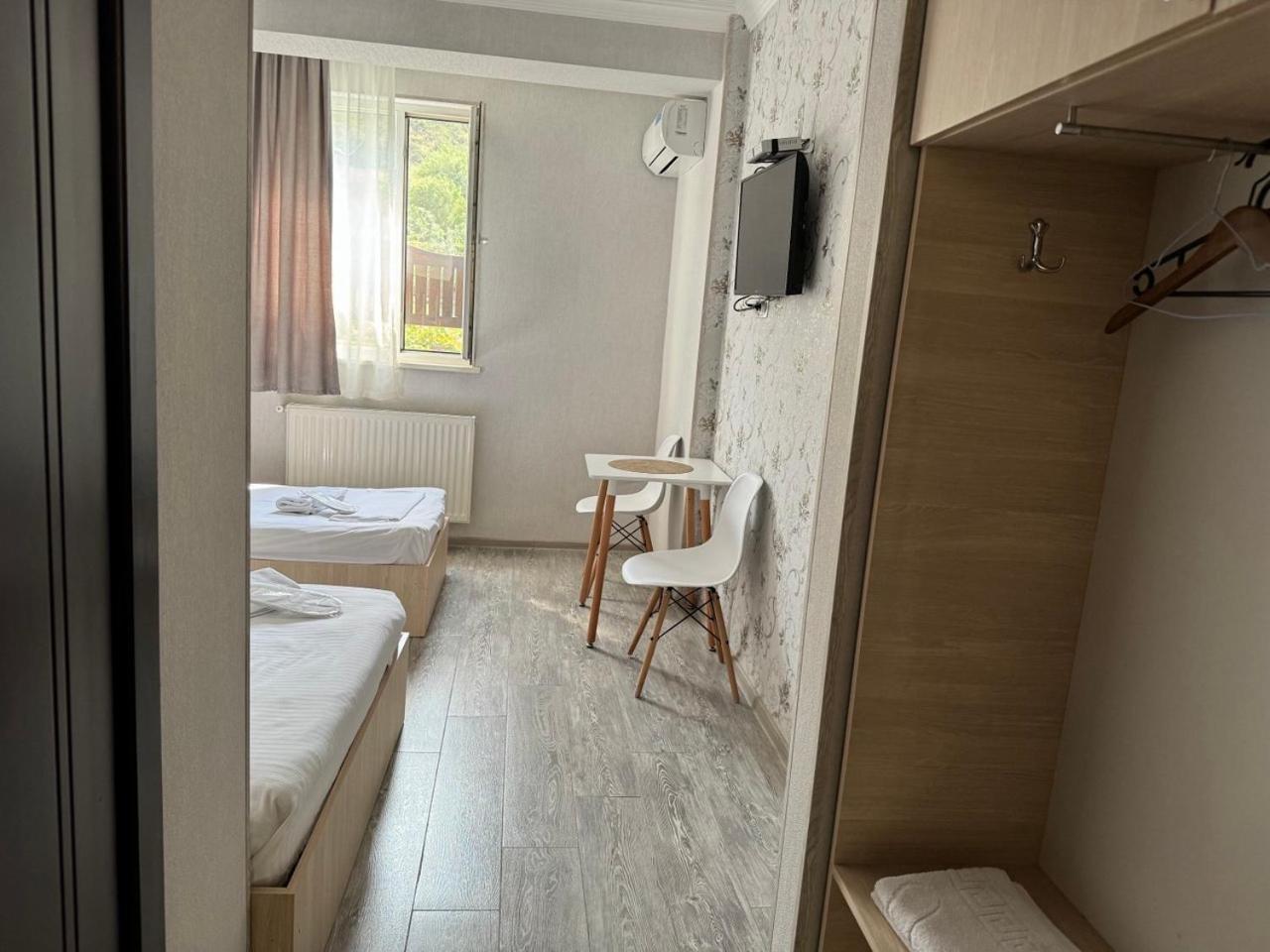 Hotel Skib Тбилиси Екстериор снимка
