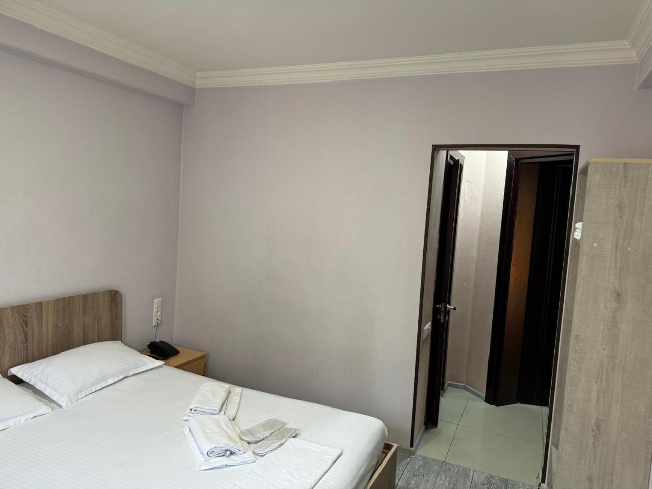Hotel Skib Тбилиси Екстериор снимка