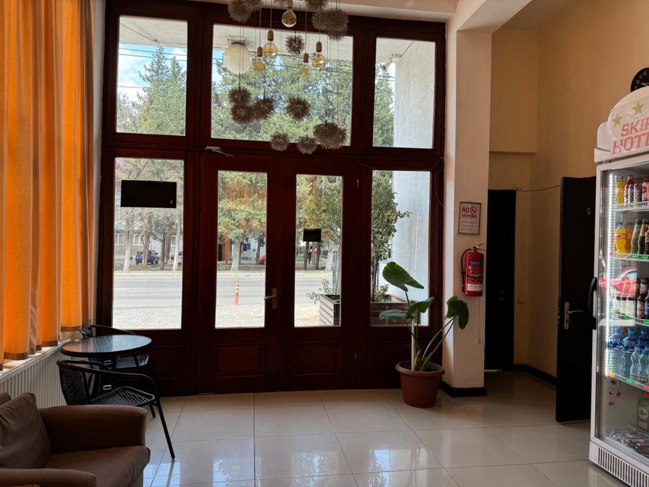 Hotel Skib Тбилиси Екстериор снимка