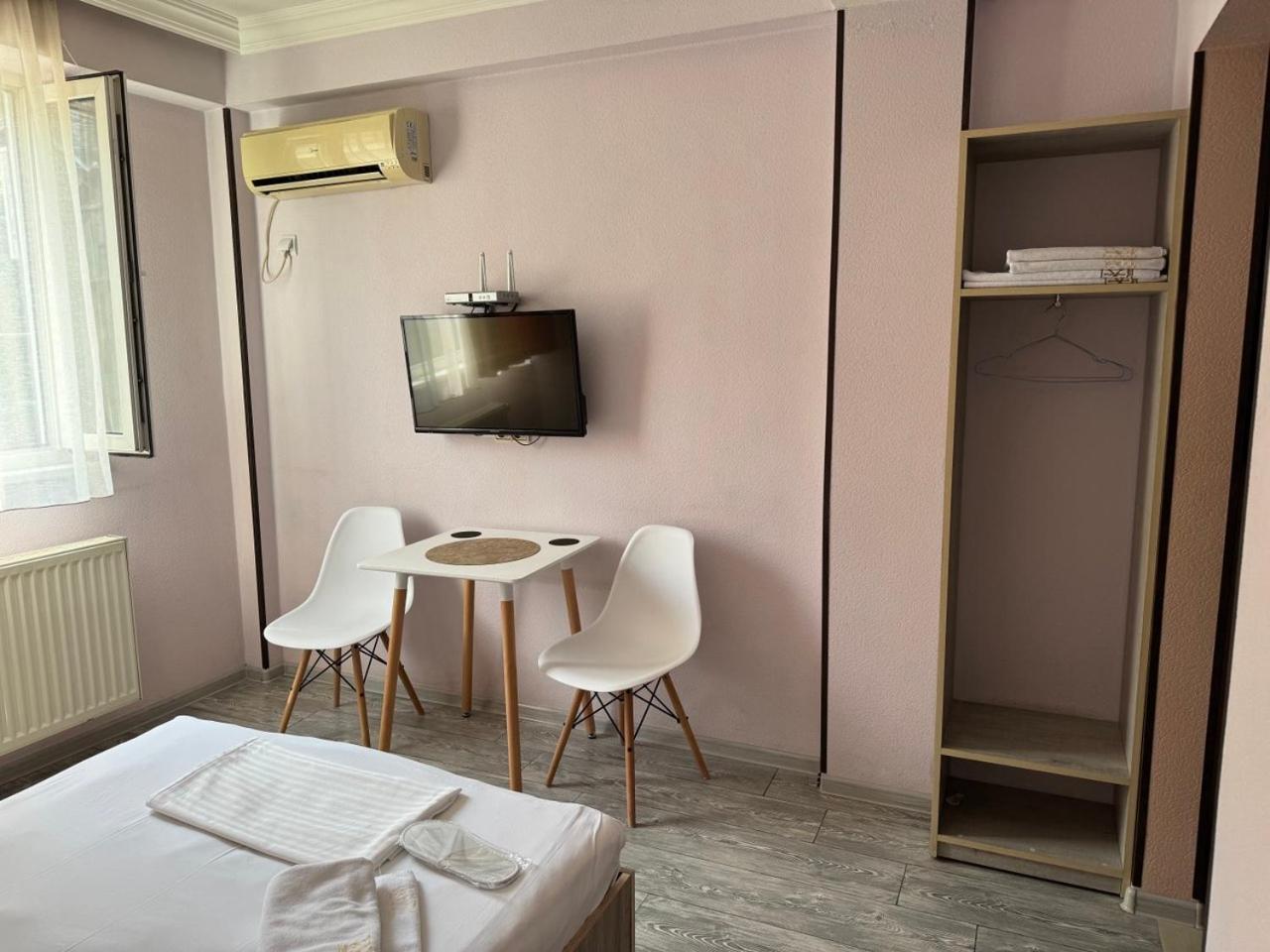 Hotel Skib Тбилиси Екстериор снимка